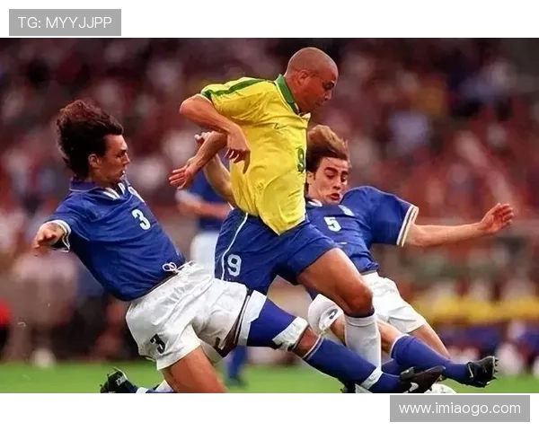 加拿大传奇足球明星的辉煌历程与对足球的深远影响